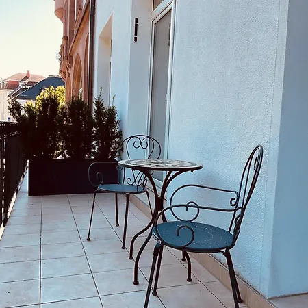 Апартаменты Stadtpalais Am Schoental